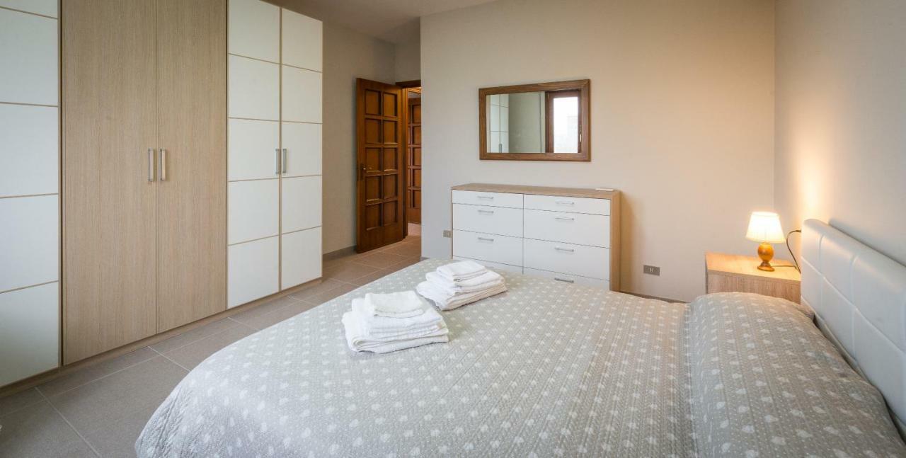 Poetto Beach Apartman Quartu SantʼElena Kültér fotó
